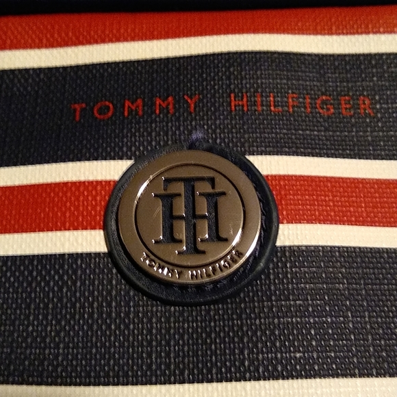 Tommy Hilfiger cosmetics bag - Picture 3 of 5